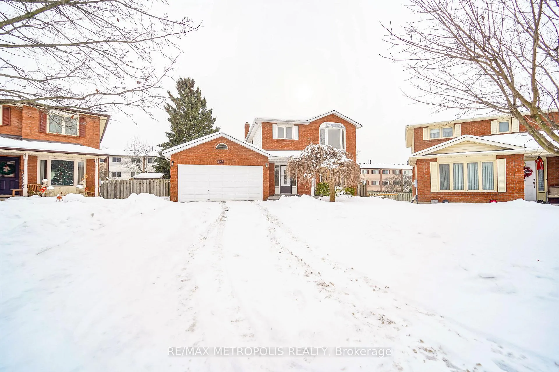 Photo 6 of 332 Nina Court, Oshawa, Eastdale — HOMEH