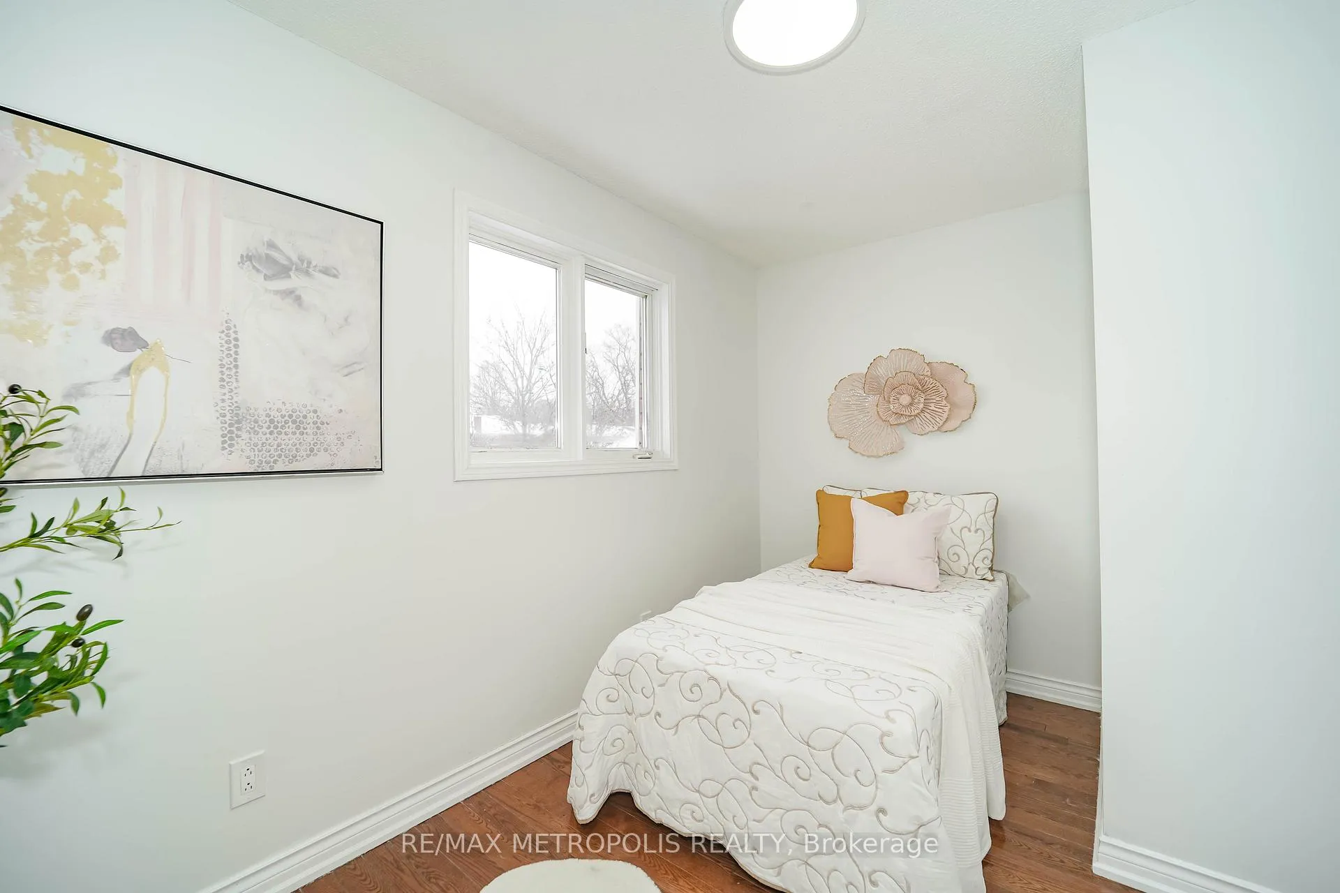 Photo 24 of 332 Nina Court, Oshawa, Eastdale — HOMEH