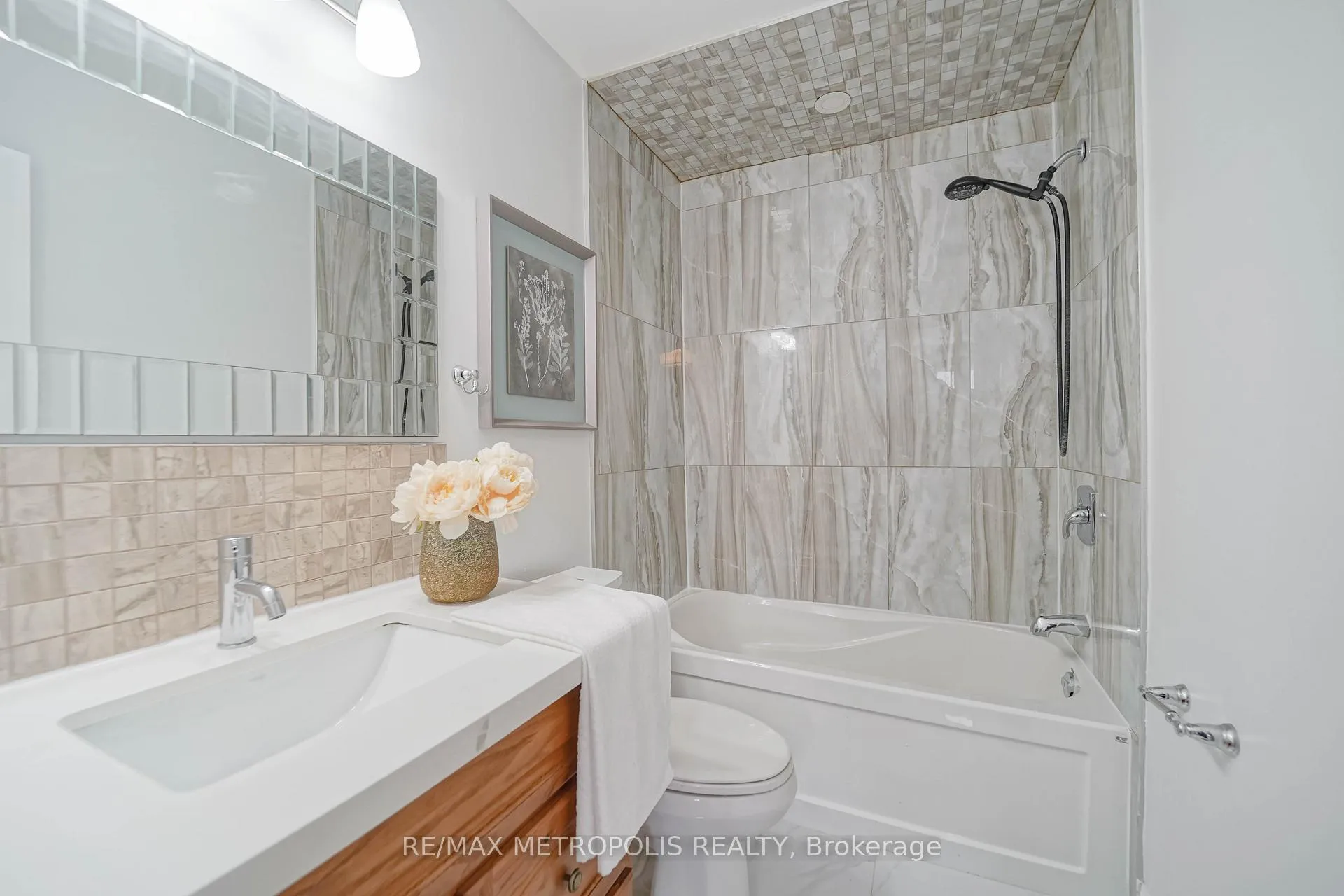 Photo 32 of 332 Nina Court, Oshawa, Eastdale — HOMEH