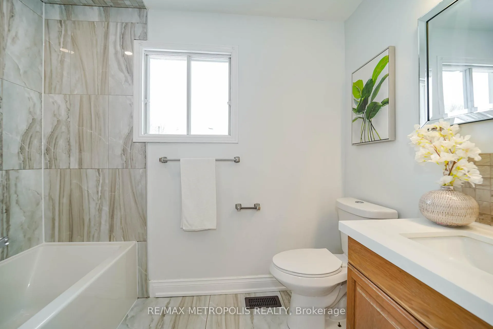 Photo 36 of 332 Nina Court, Oshawa, Eastdale — HOMEH