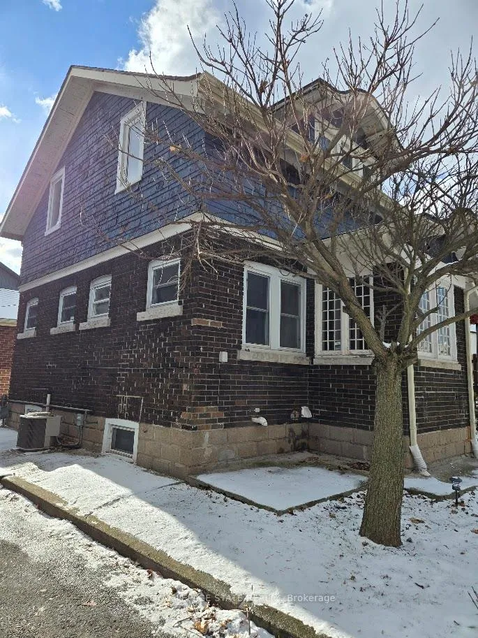 Photo 2 of 4352 Otter Street, Niagara Falls, Downtown — HOMEH