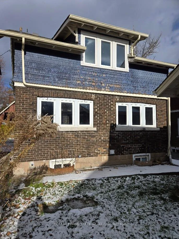 Photo 3 of 4352 Otter Street, Niagara Falls, Downtown — HOMEH