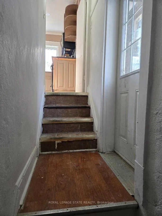 Photo 13 of 4352 Otter Street, Niagara Falls, Downtown — HOMEH