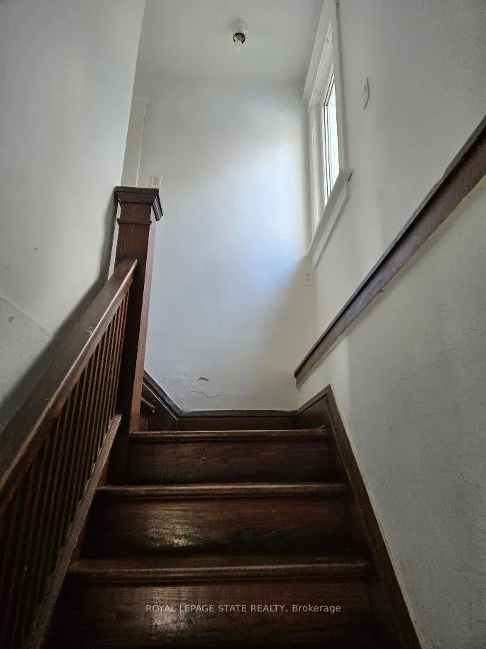 Photo 14 of 4352 Otter Street, Niagara Falls, Downtown — HOMEH