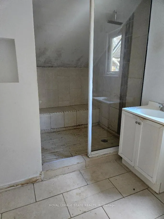 Photo 15 of 4352 Otter Street, Niagara Falls, Downtown — HOMEH