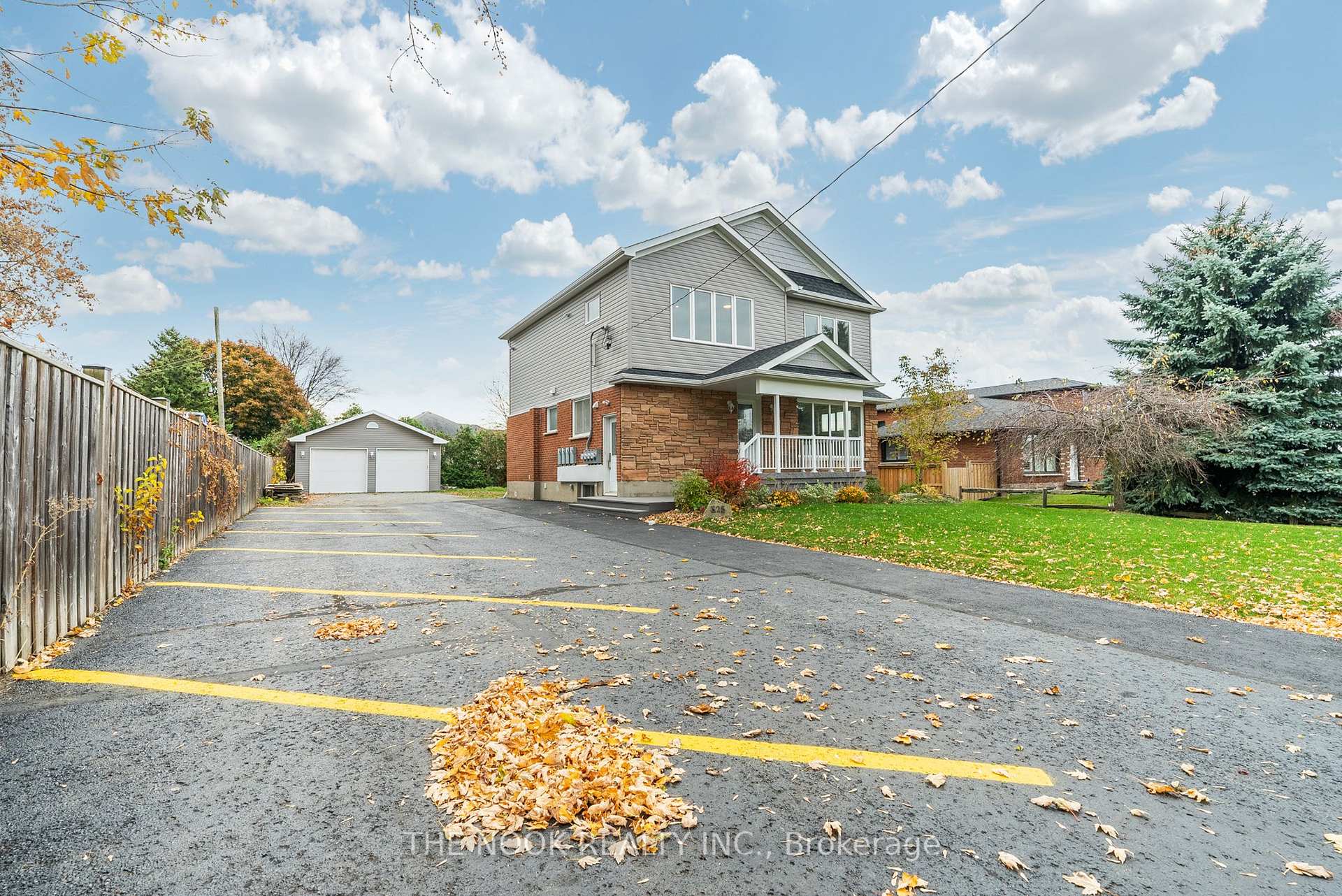 Photo 2 of 525 Larry Avenue, Oshawa, Samac — HOMEH