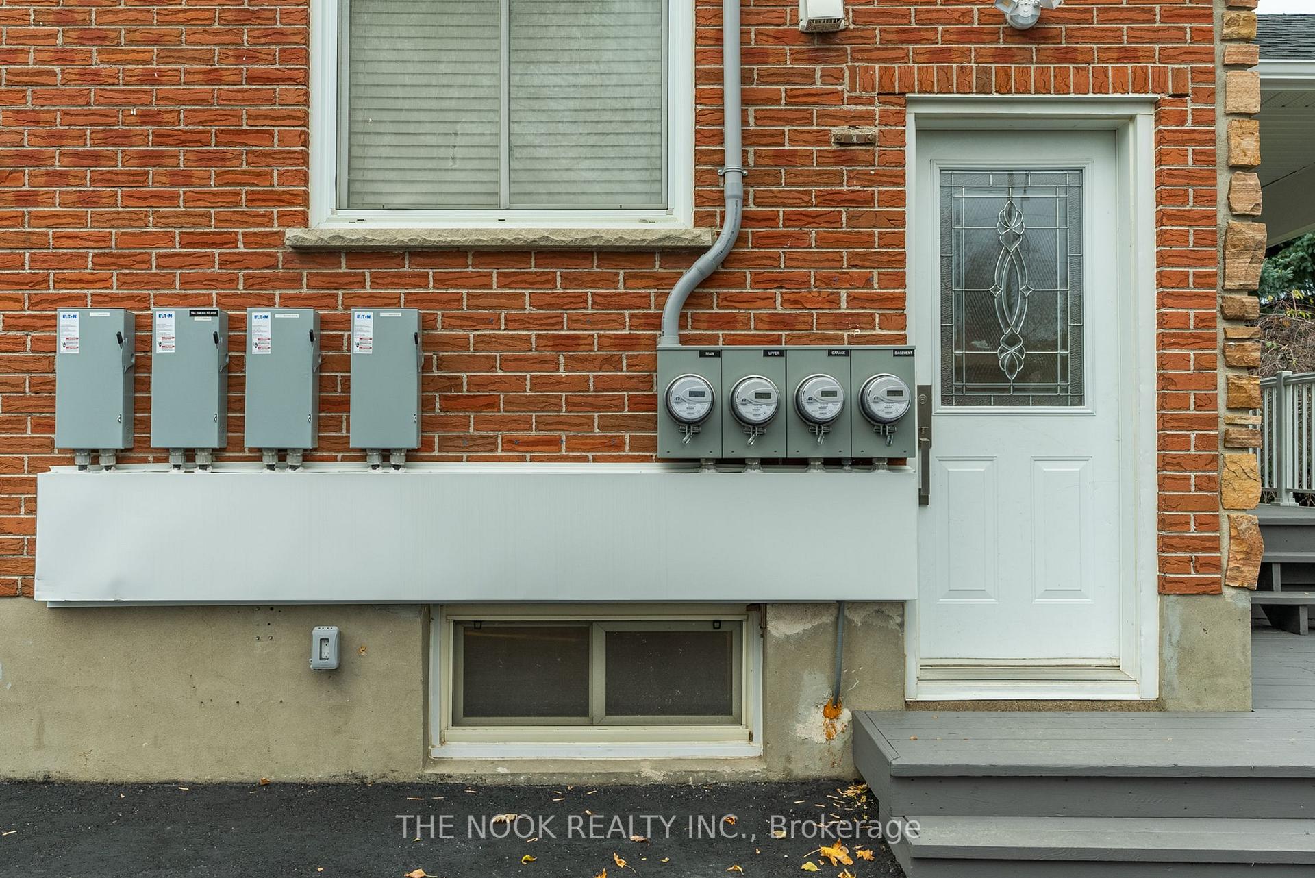 Photo 3 of 525 Larry Avenue, Oshawa, Samac — HOMEH