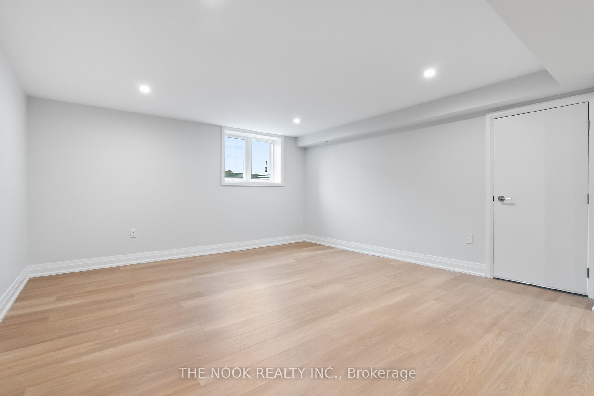Photo 13 of 525 Larry Avenue, Oshawa, Samac — HOMEH
