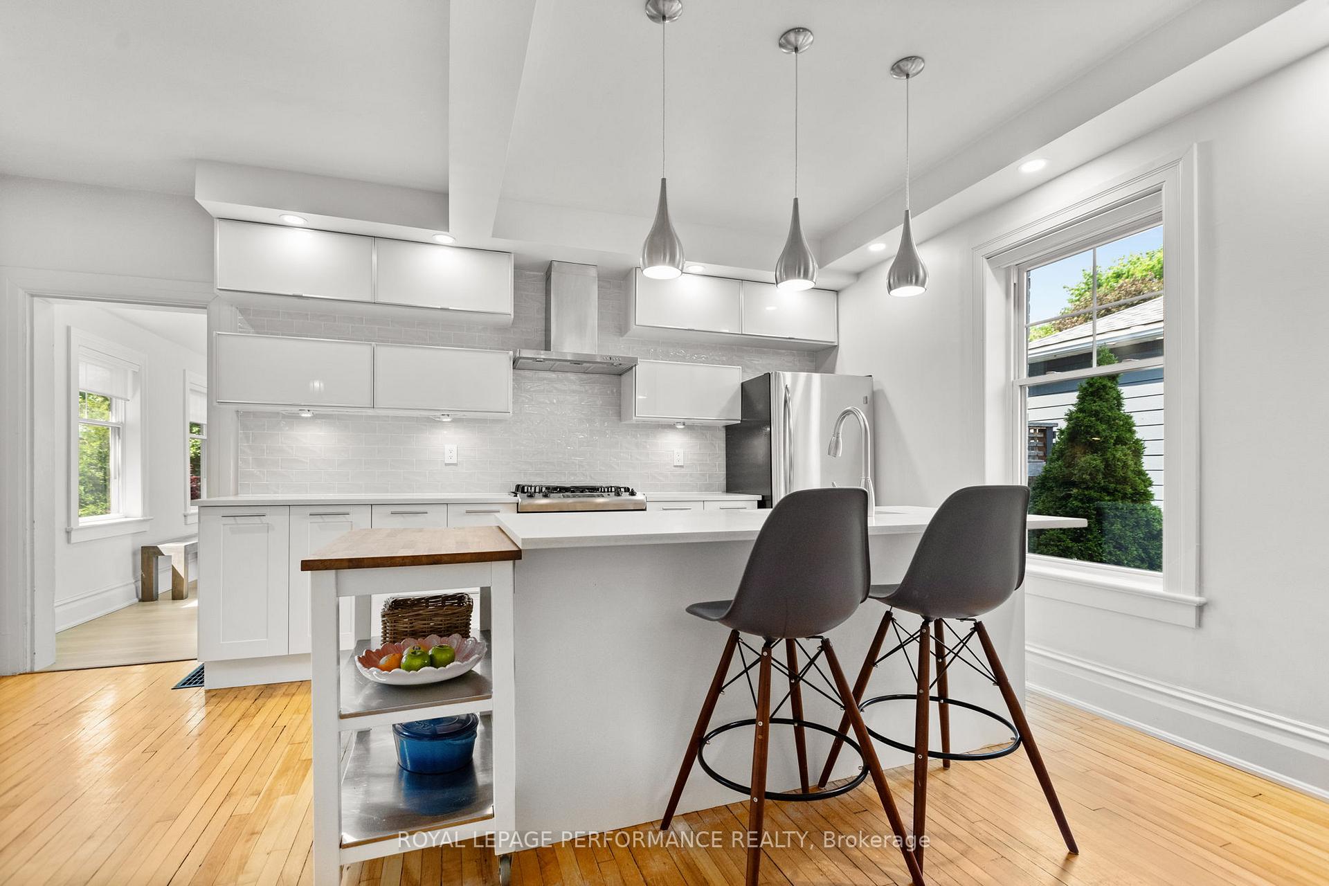 Photo 7 of 79 Queen Mary Street, Ottawa, Overbrook/Castle Heights — HOMEH