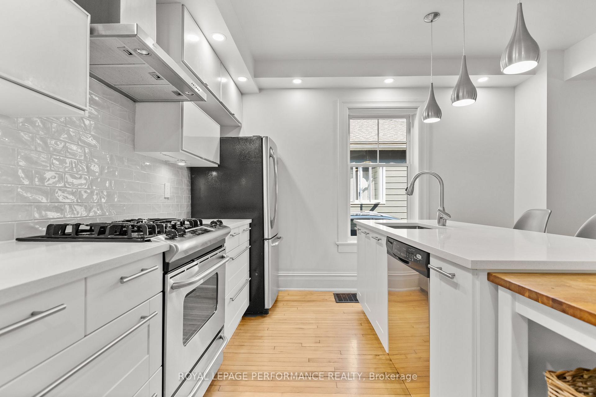 Photo 9 of 79 Queen Mary Street, Ottawa, Overbrook/Castle Heights — HOMEH