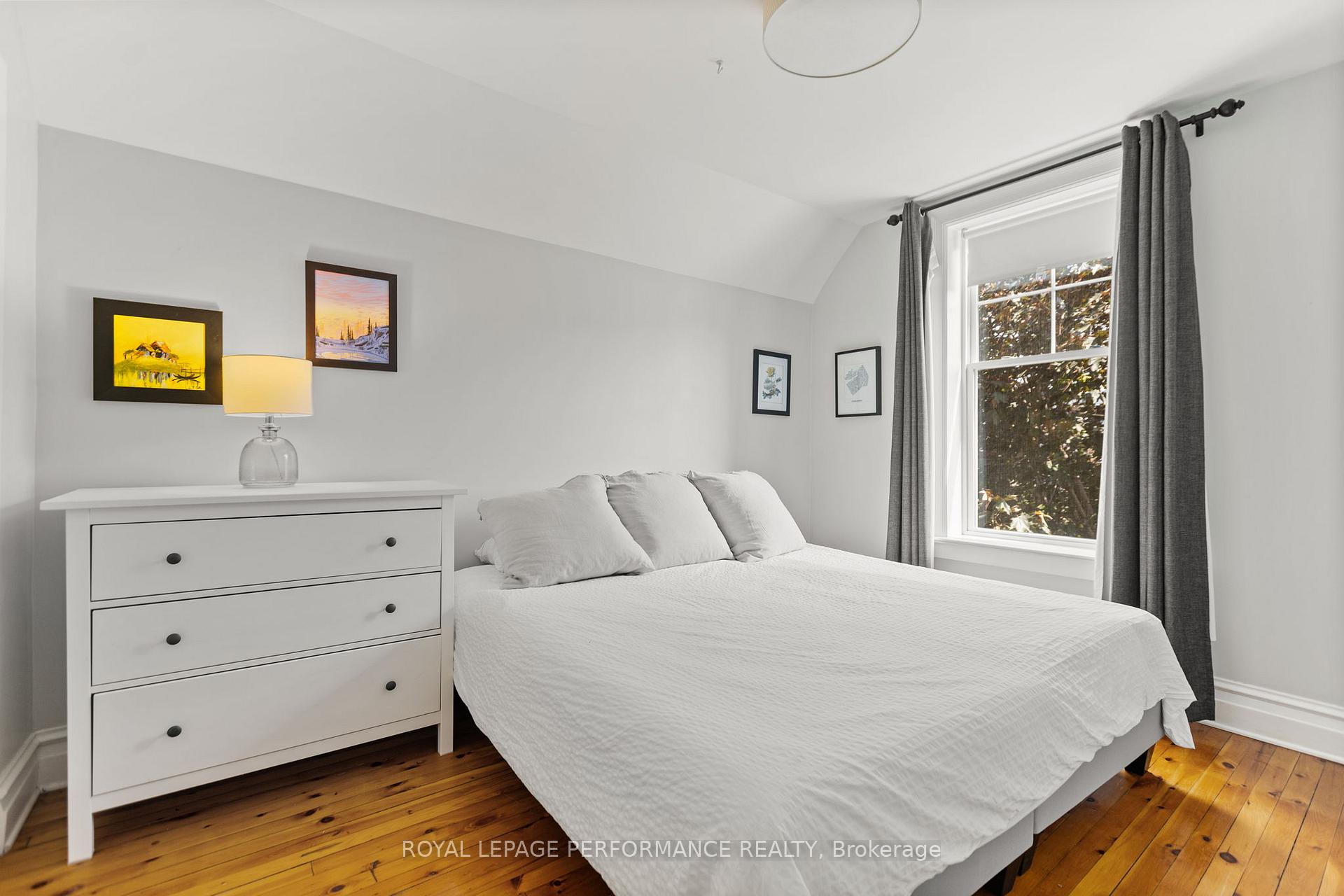 Photo 17 of 79 Queen Mary Street, Ottawa, Overbrook/Castle Heights — HOMEH