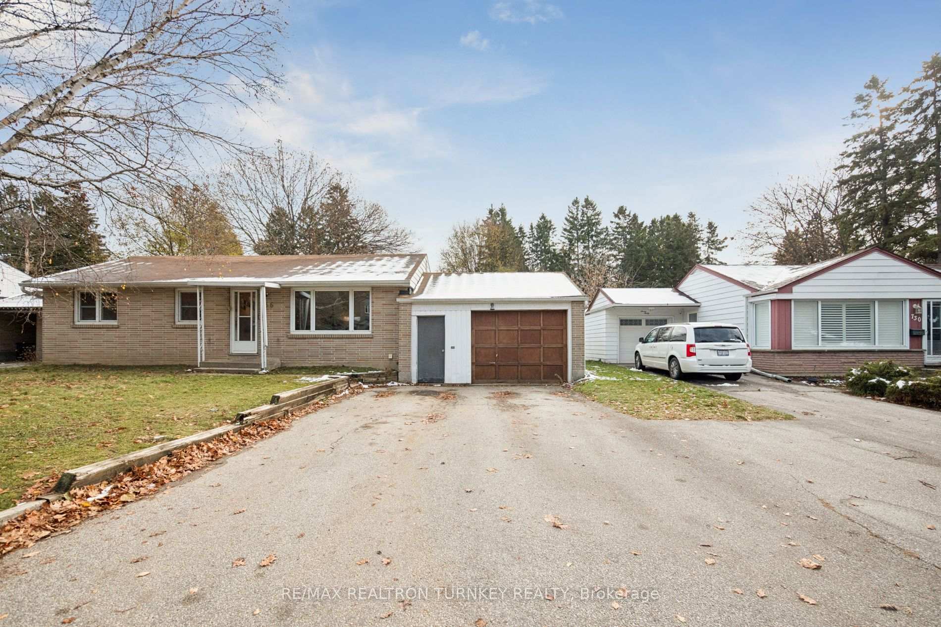Photo 4 of 736 Grace Street, Newmarket, Gorham-College Manor — HOMEH
