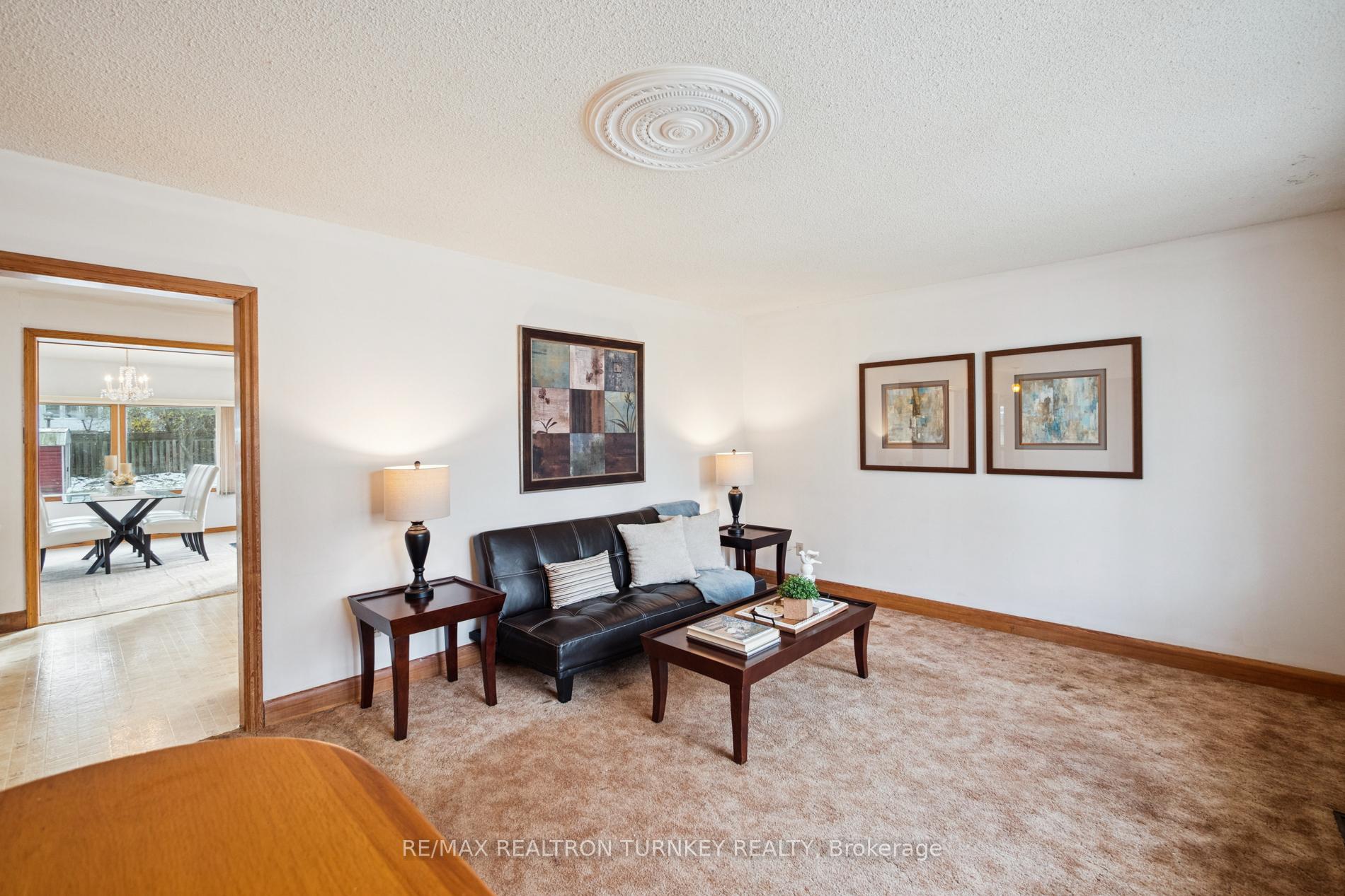 Photo 11 of 736 Grace Street, Newmarket, Gorham-College Manor — HOMEH