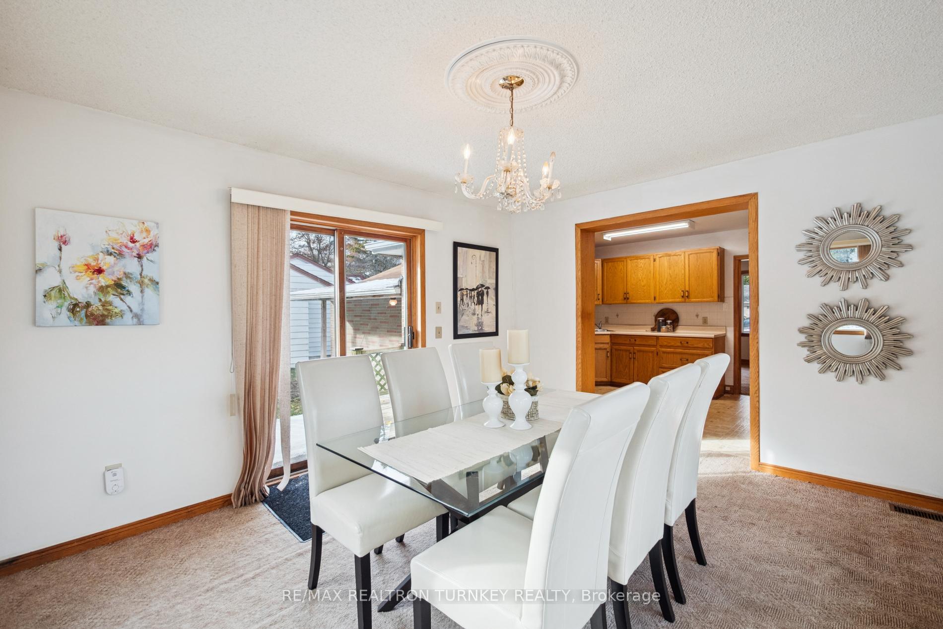 Photo 21 of 736 Grace Street, Newmarket, Gorham-College Manor — HOMEH
