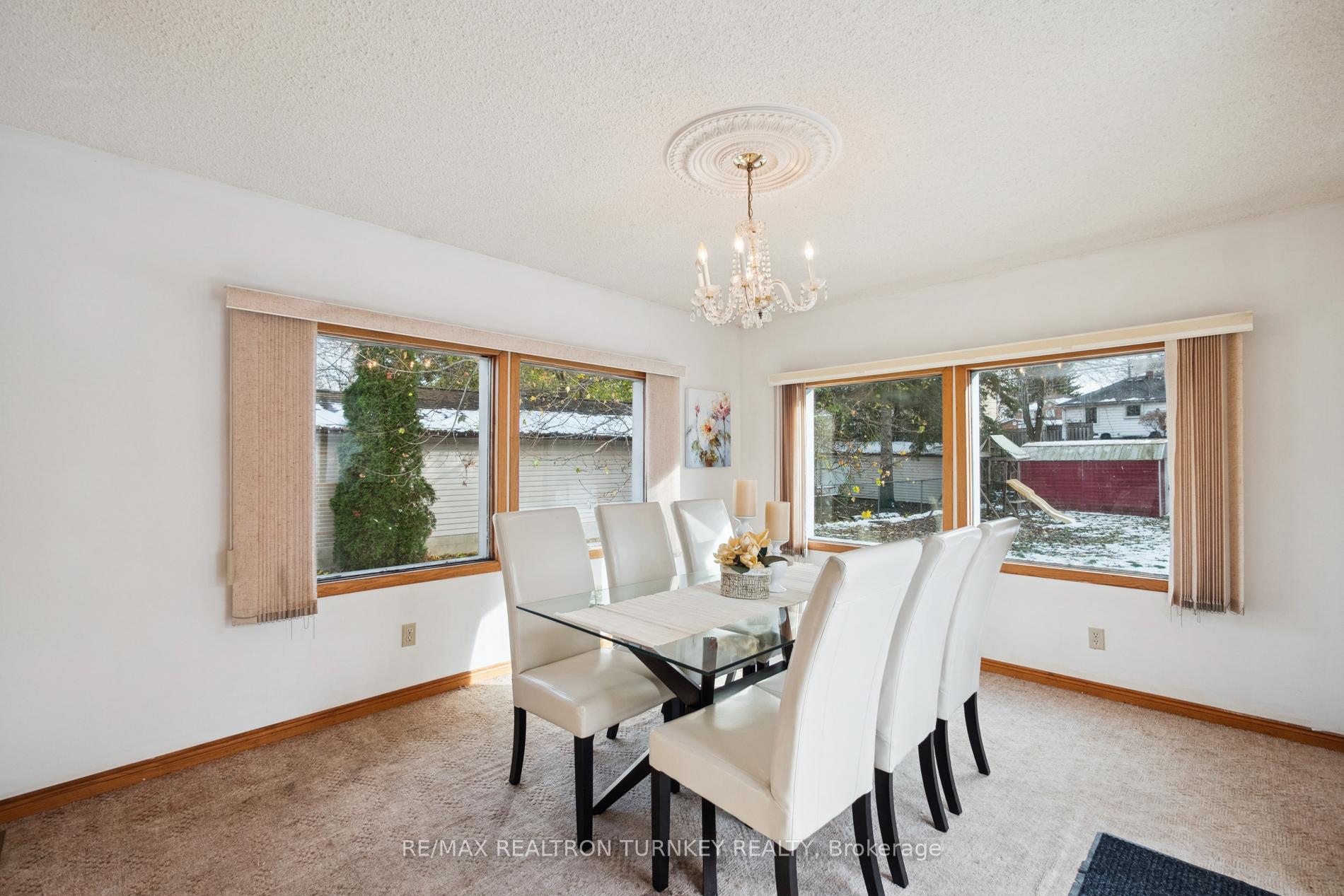 Photo 22 of 736 Grace Street, Newmarket, Gorham-College Manor — HOMEH