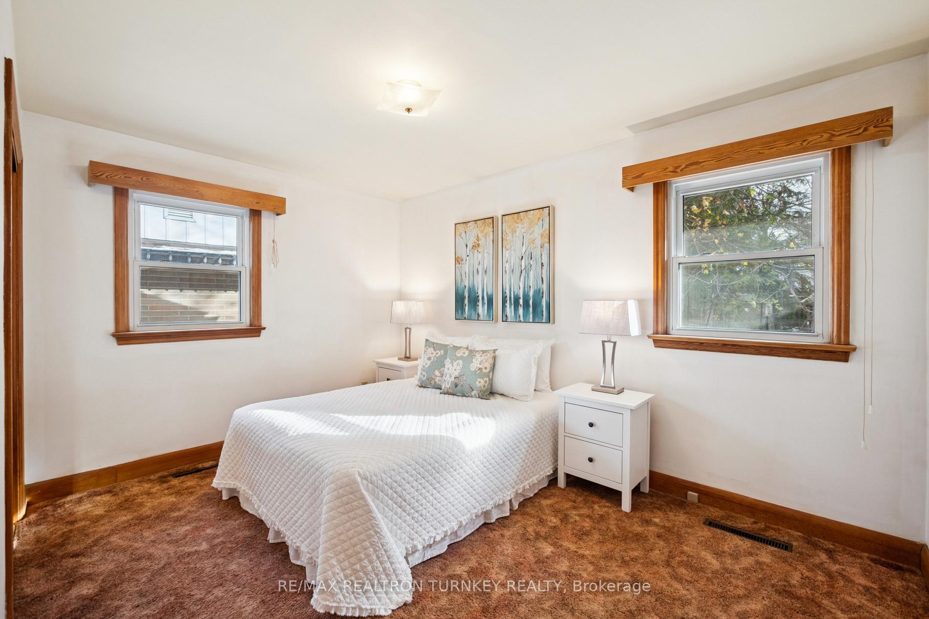 Photo 23 of 736 Grace Street, Newmarket, Gorham-College Manor — HOMEH