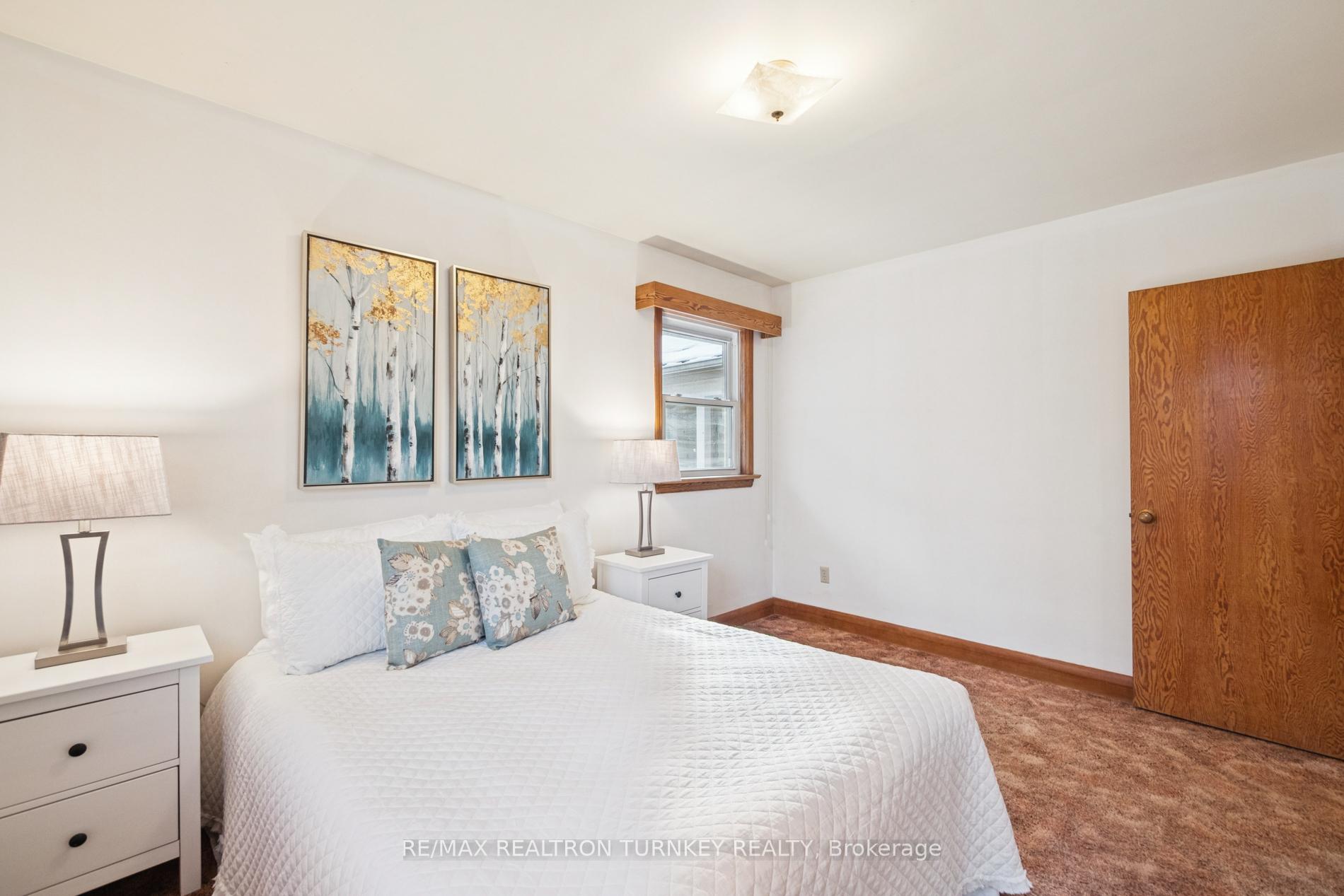 Photo 24 of 736 Grace Street, Newmarket, Gorham-College Manor — HOMEH