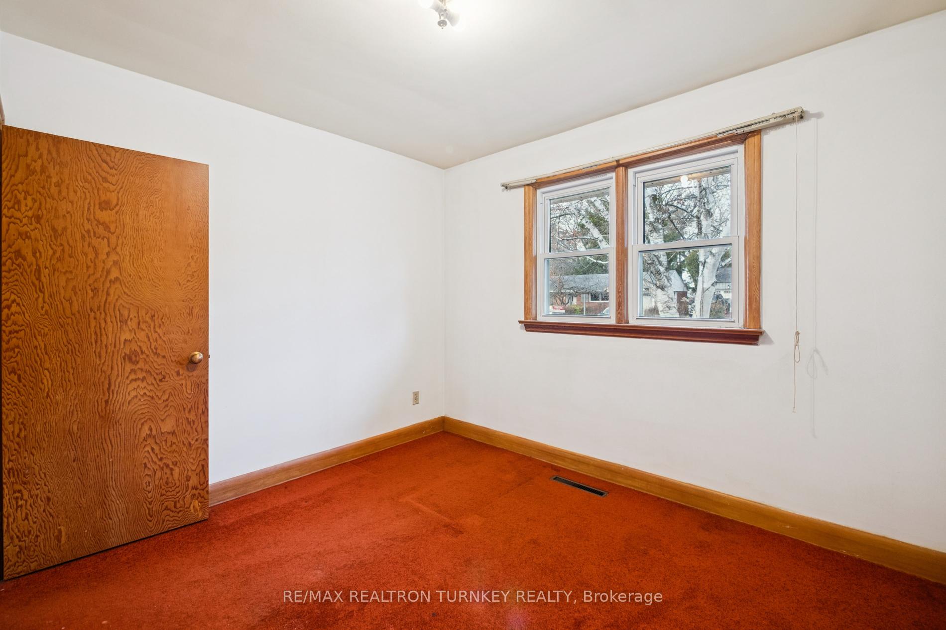 Photo 29 of 736 Grace Street, Newmarket, Gorham-College Manor — HOMEH