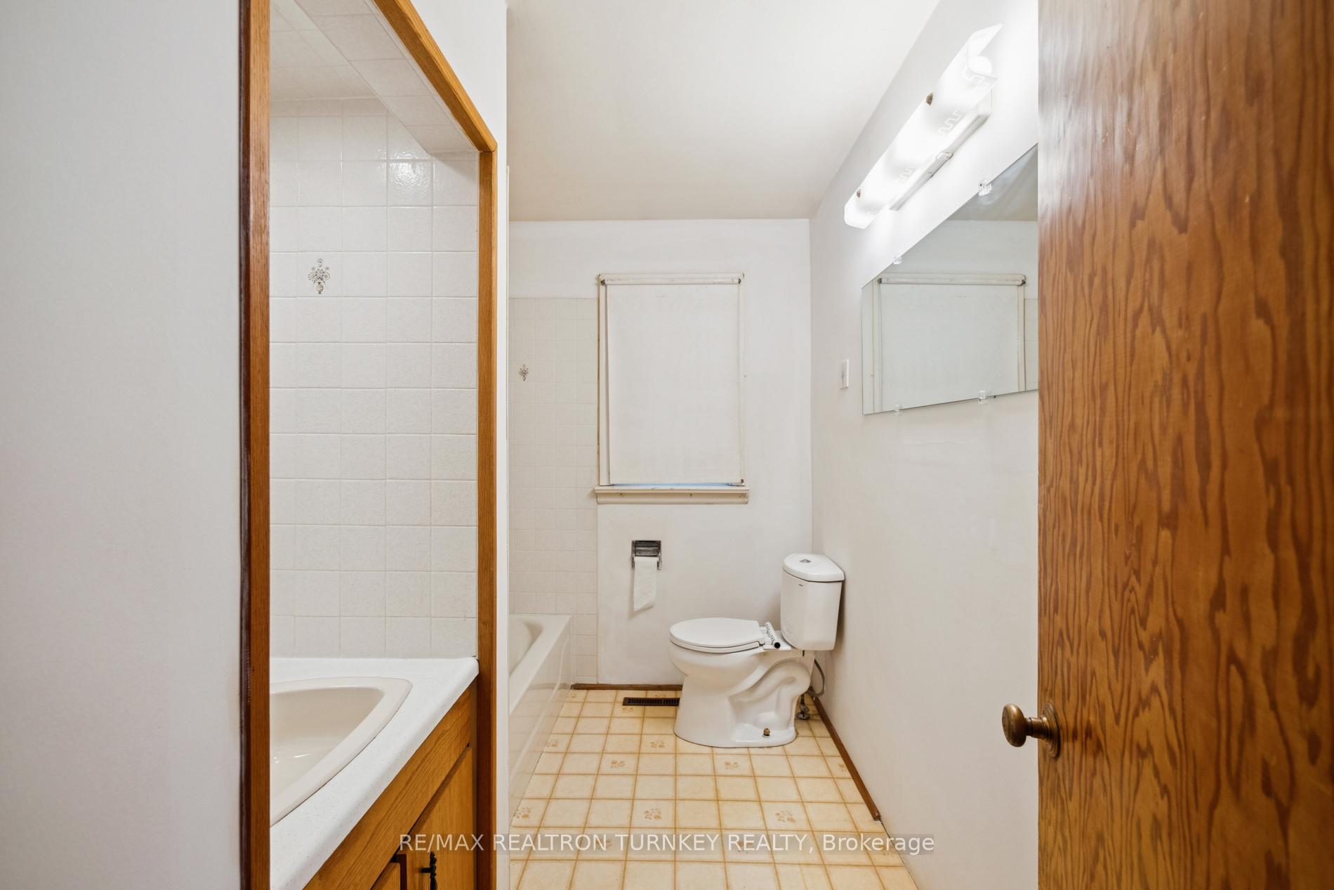 Photo 30 of 736 Grace Street, Newmarket, Gorham-College Manor — HOMEH
