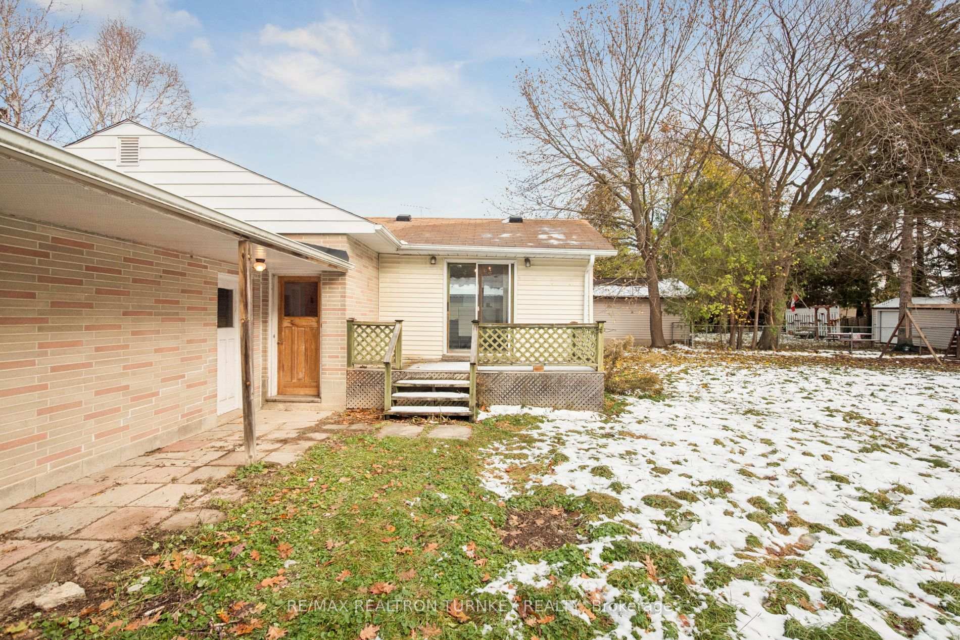 Photo 36 of 736 Grace Street, Newmarket, Gorham-College Manor — HOMEH