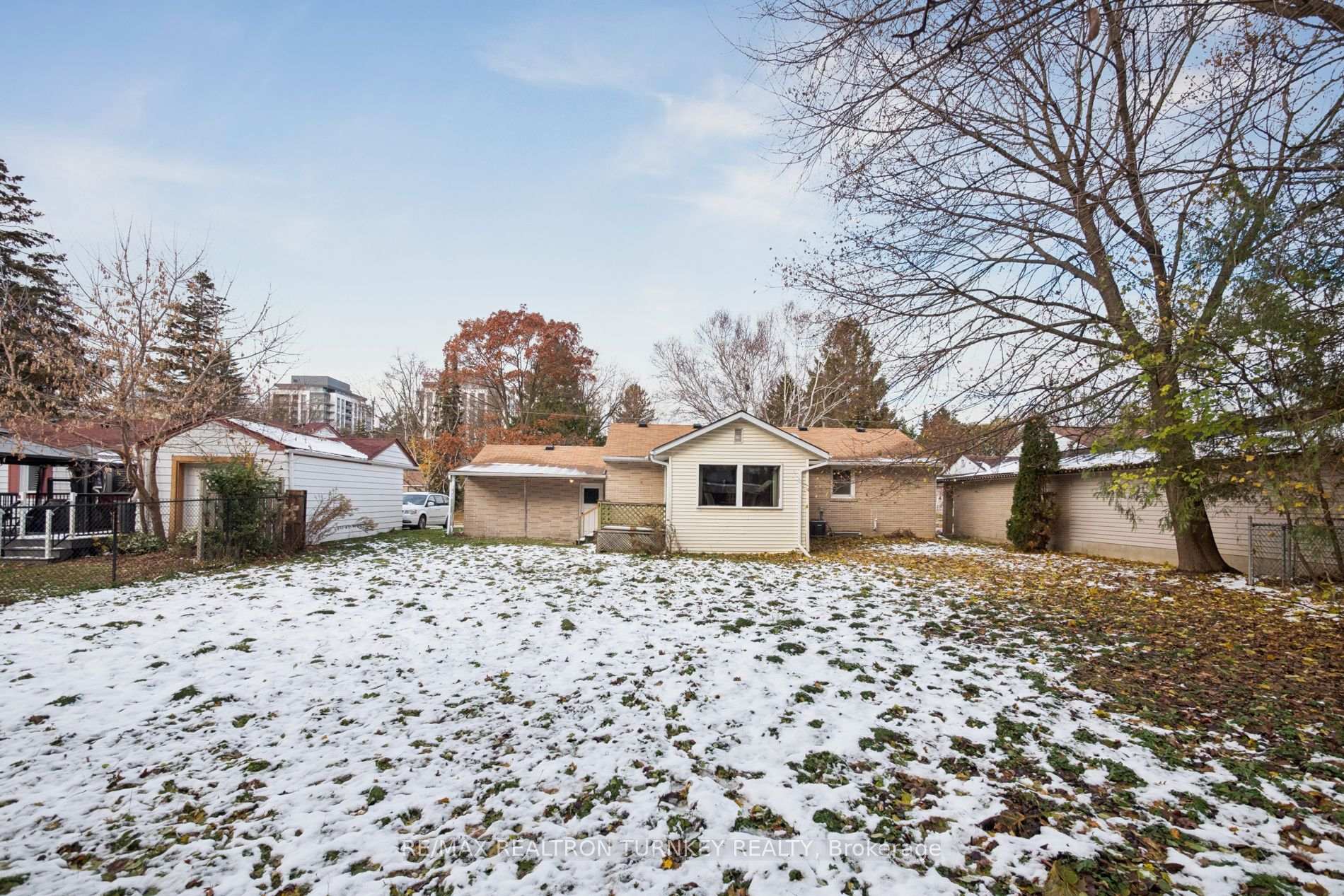 Photo 41 of 736 Grace Street, Newmarket, Gorham-College Manor — HOMEH
