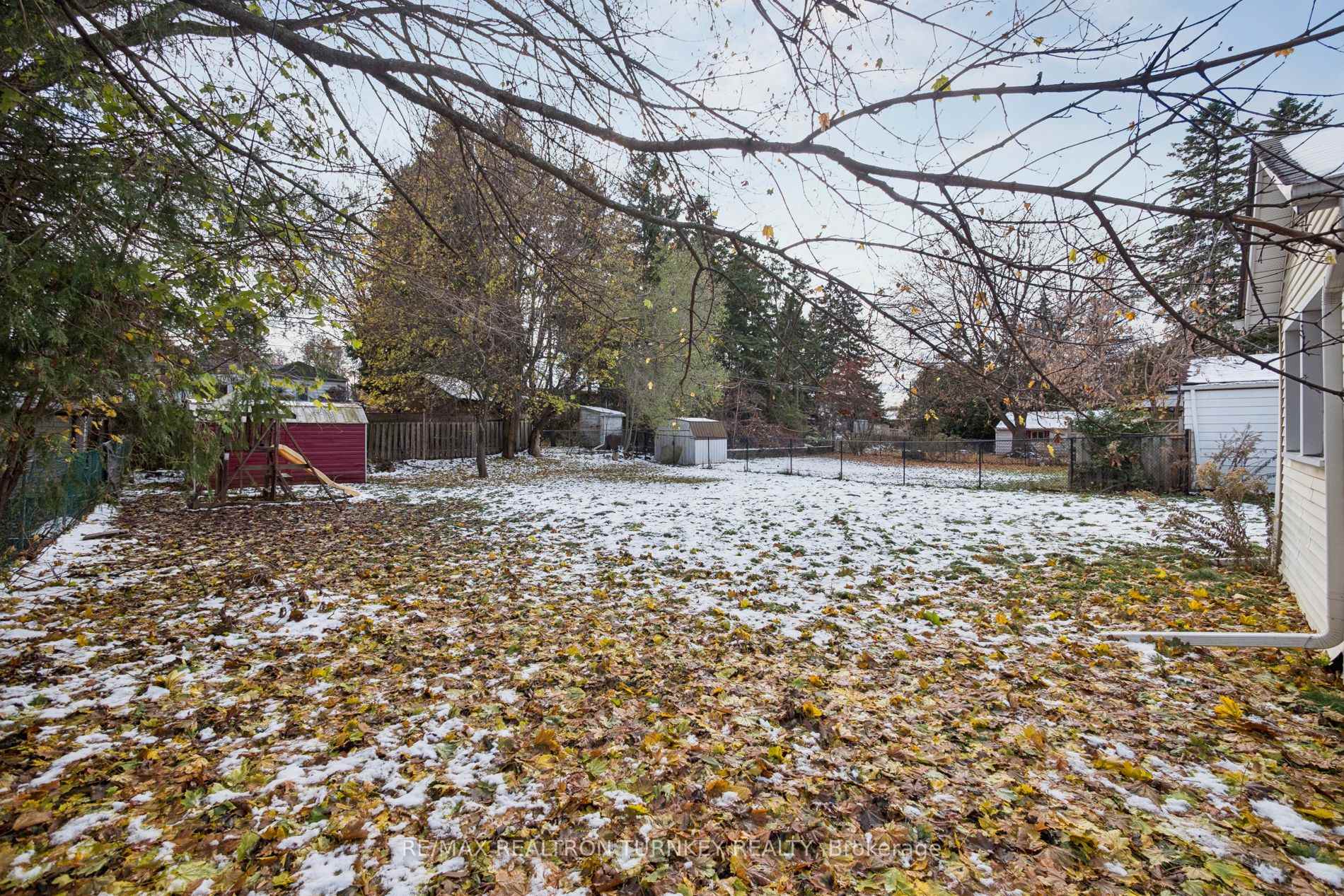 Photo 42 of 736 Grace Street, Newmarket, Gorham-College Manor — HOMEH