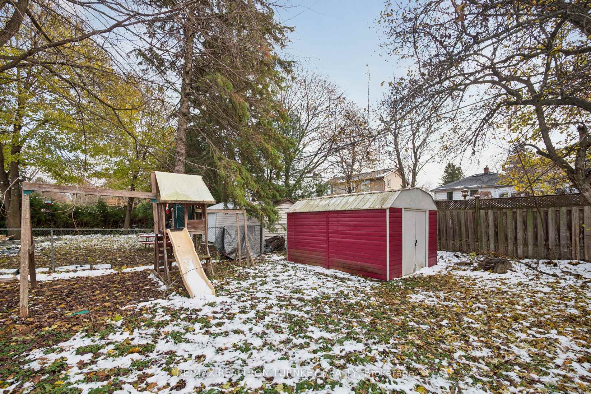 Photo 43 of 736 Grace Street, Newmarket, Gorham-College Manor — HOMEH