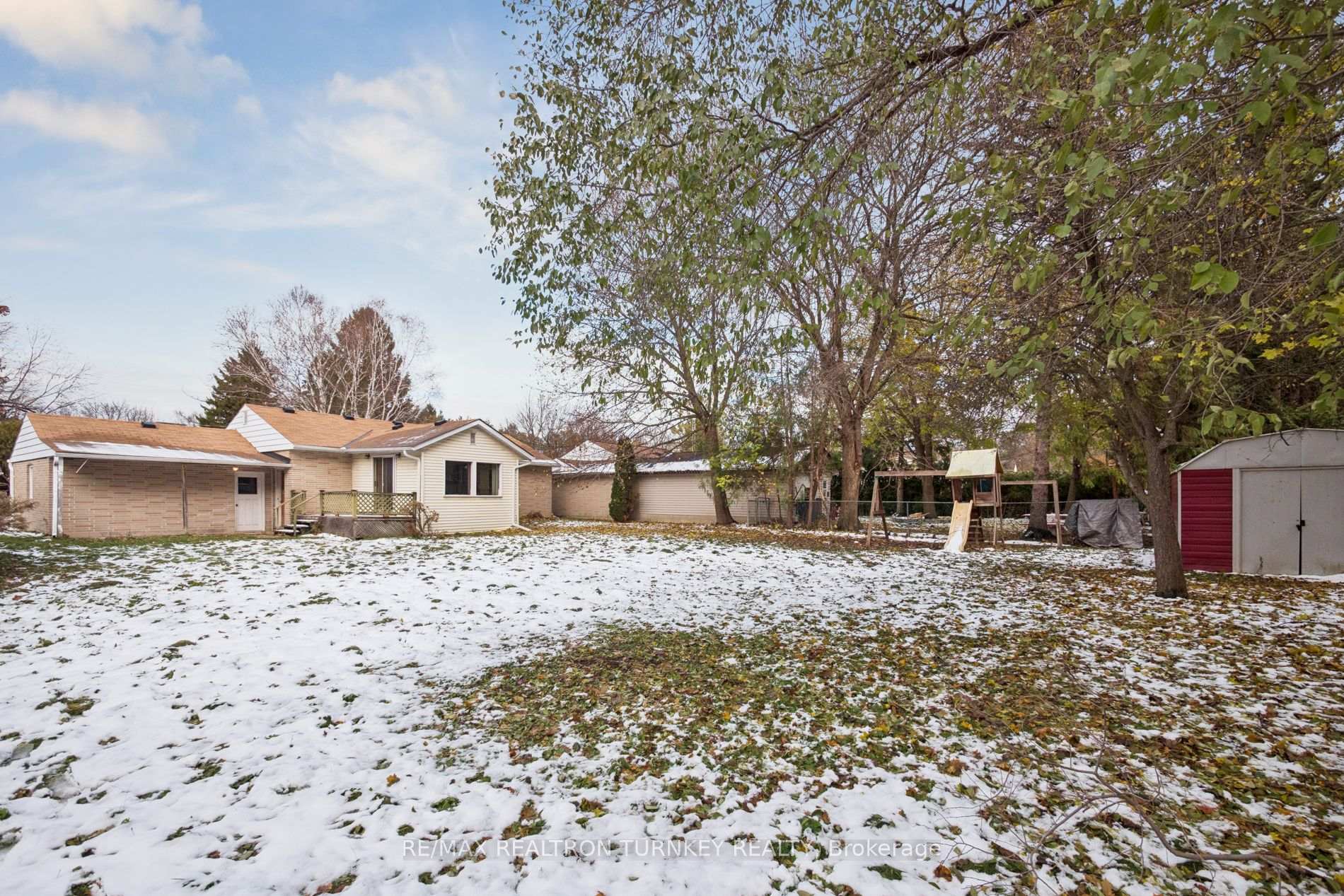 Photo 44 of 736 Grace Street, Newmarket, Gorham-College Manor — HOMEH