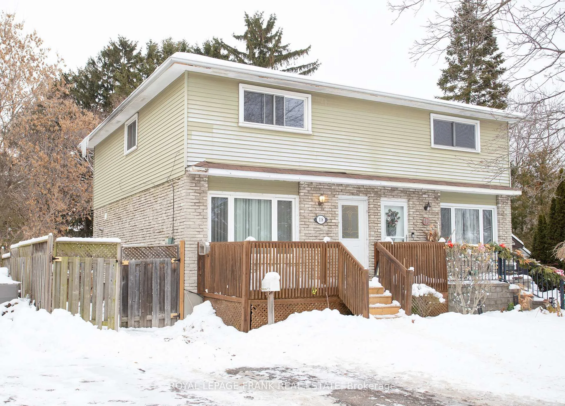 Front of 118 Capreol Court