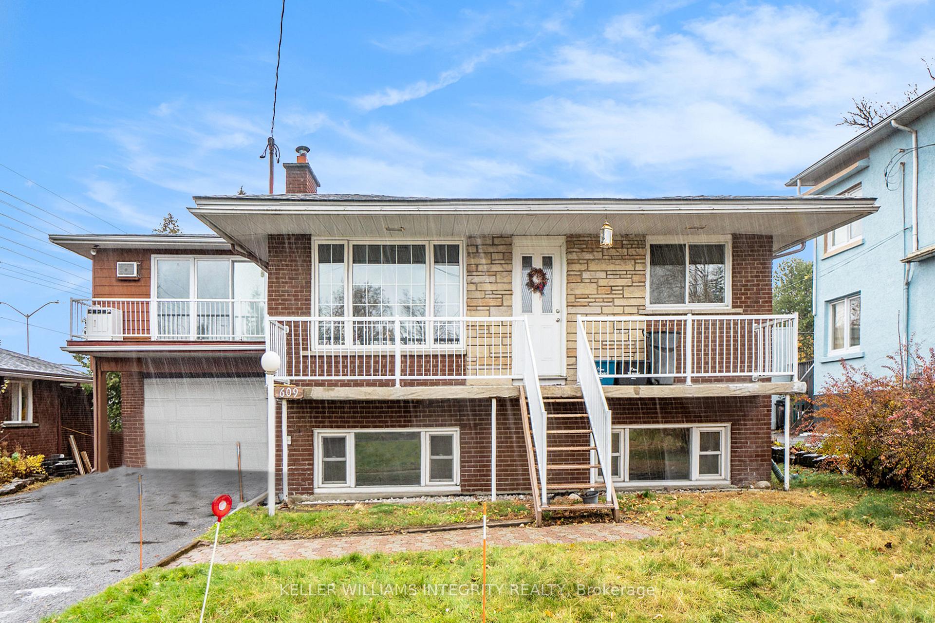 Photo 1 of Unit 1, 609 Malartic Avenue, Ottawa, Castle Heights/Rideau High — HOMEH