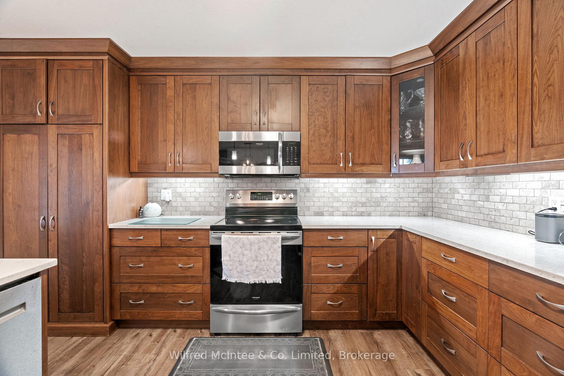 Photo 13 of 218 Wellington Street, North Huron, Blyth — HOMEH
