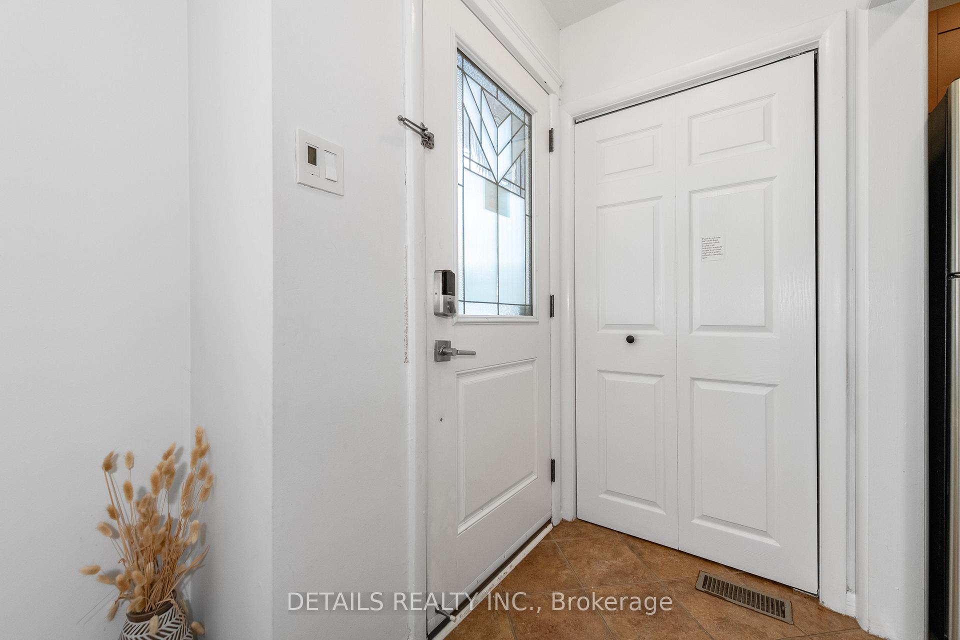 Photo 3 of 597 Clarke Avenue, Ottawa, Castle Heights/Rideau High — HOMEH