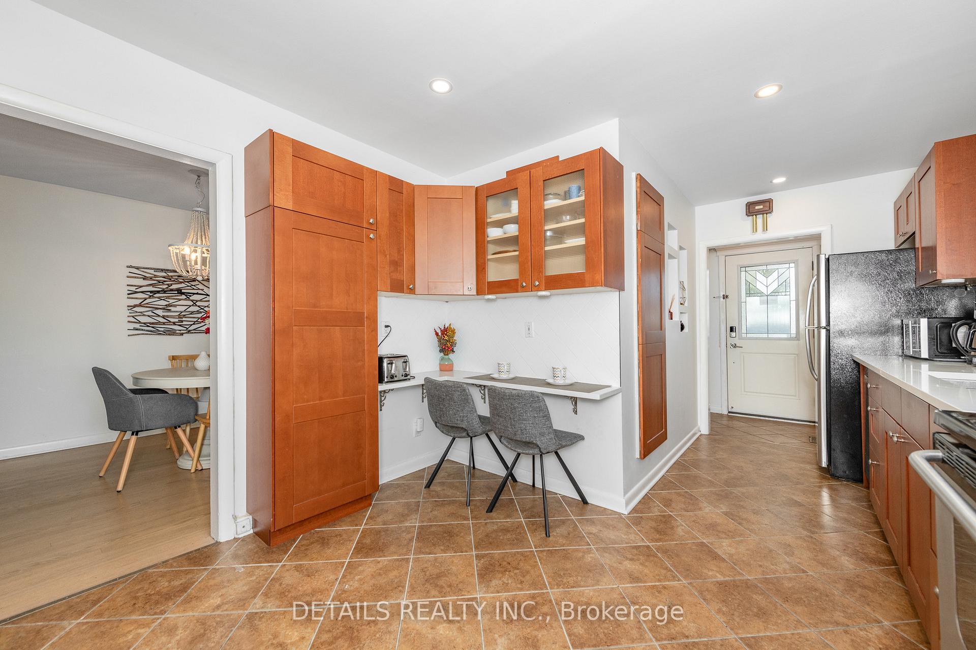 Photo 14 of 597 Clarke Avenue, Ottawa, Castle Heights/Rideau High — HOMEH