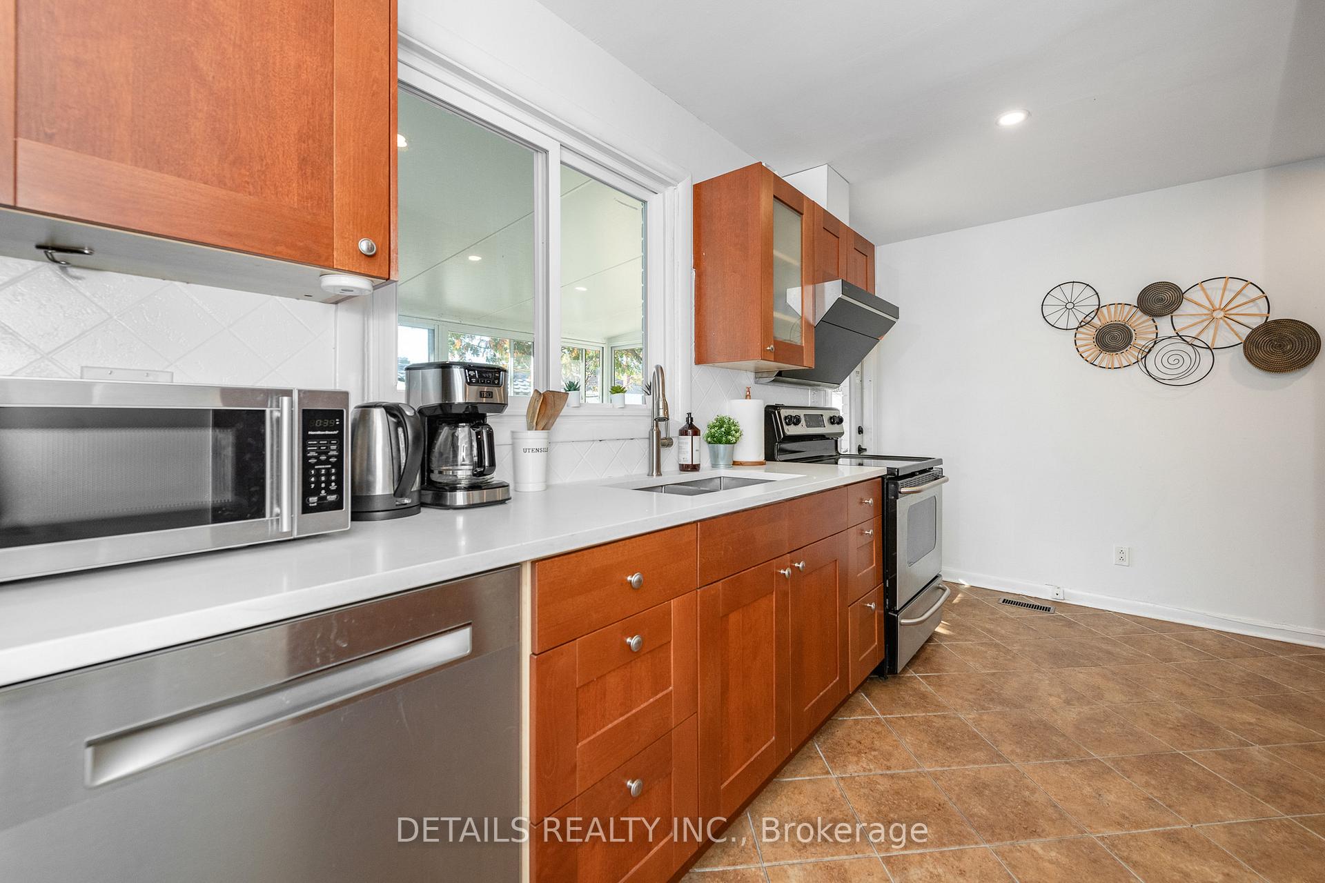 Photo 16 of 597 Clarke Avenue, Ottawa, Castle Heights/Rideau High — HOMEH