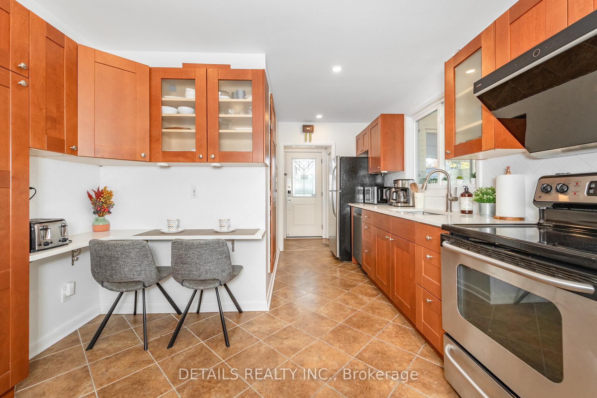 Photo 17 of 597 Clarke Avenue, Ottawa, Castle Heights/Rideau High — HOMEH