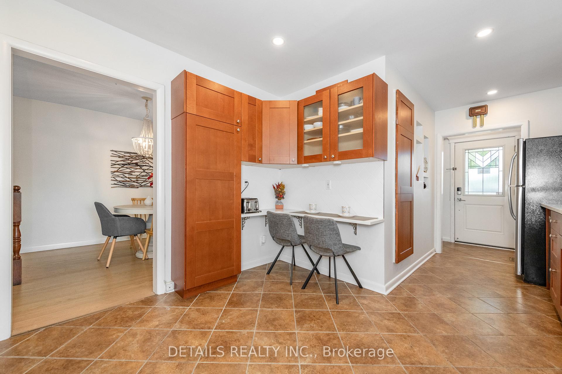 Photo 18 of 597 Clarke Avenue, Ottawa, Castle Heights/Rideau High — HOMEH