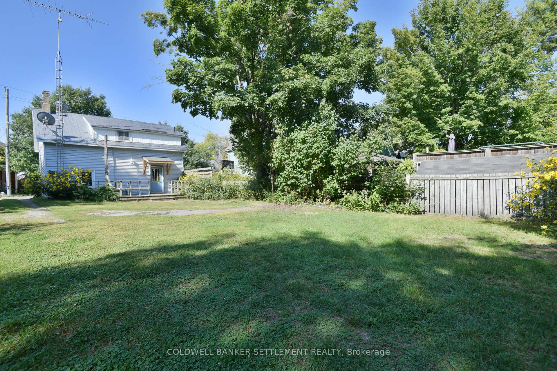 Photo 24 of 89 Drummond Street E, Perth — HOMEH