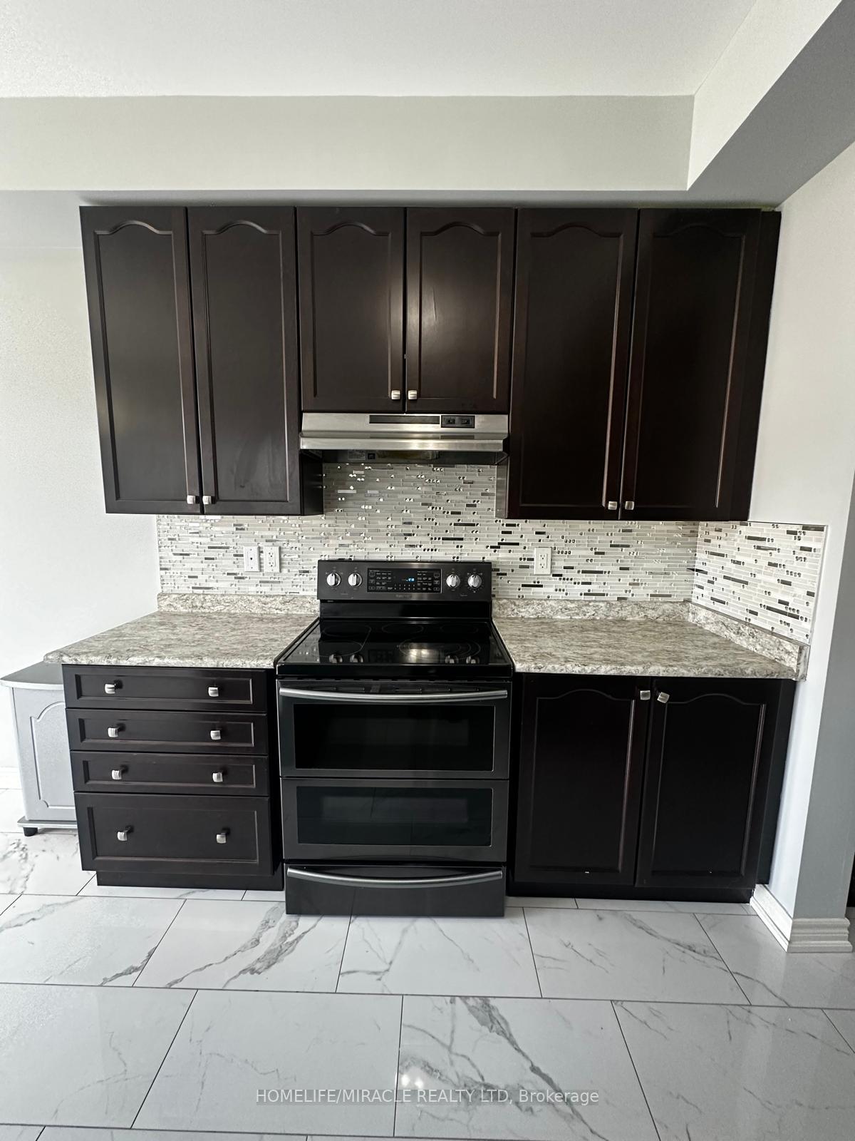 Photo 5 of 59 Sutcliffe Way, New Tecumseth, Alliston — HOMEH