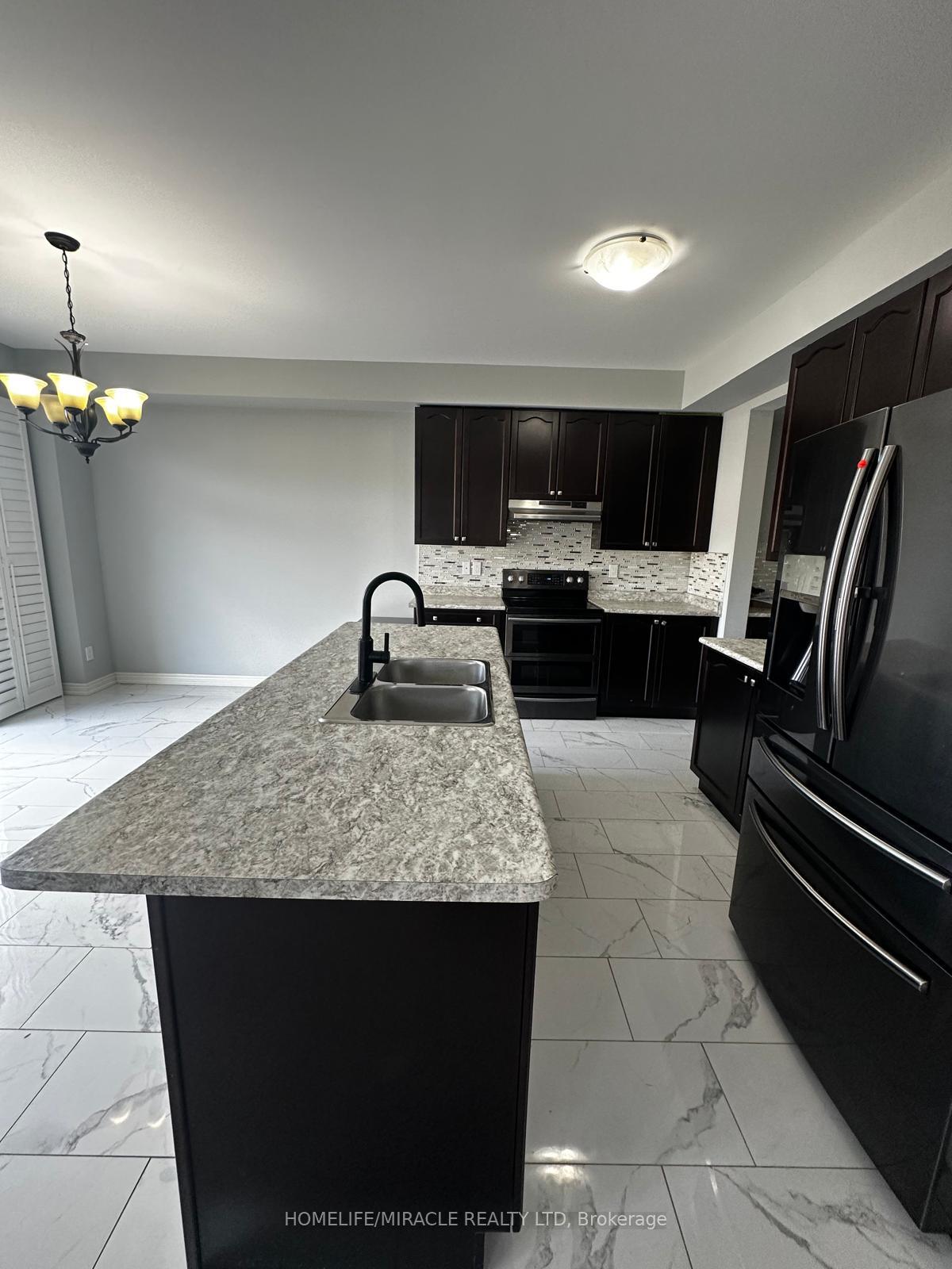 Photo 6 of 59 Sutcliffe Way, New Tecumseth, Alliston — HOMEH