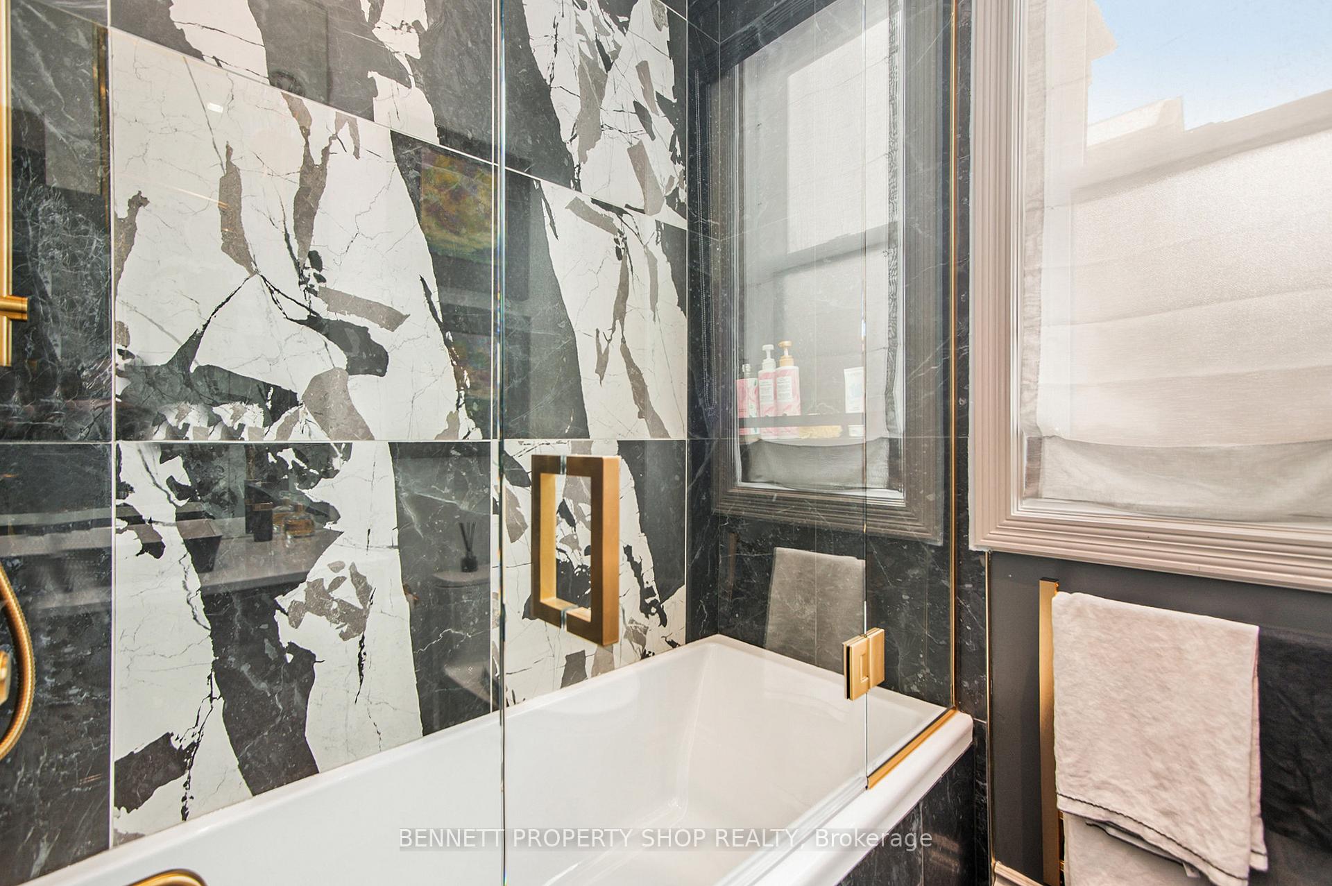 Photo 14 of 116 Cartier Street, Ottawa, Ottawa Centre/Golden Triangle — HOMEH