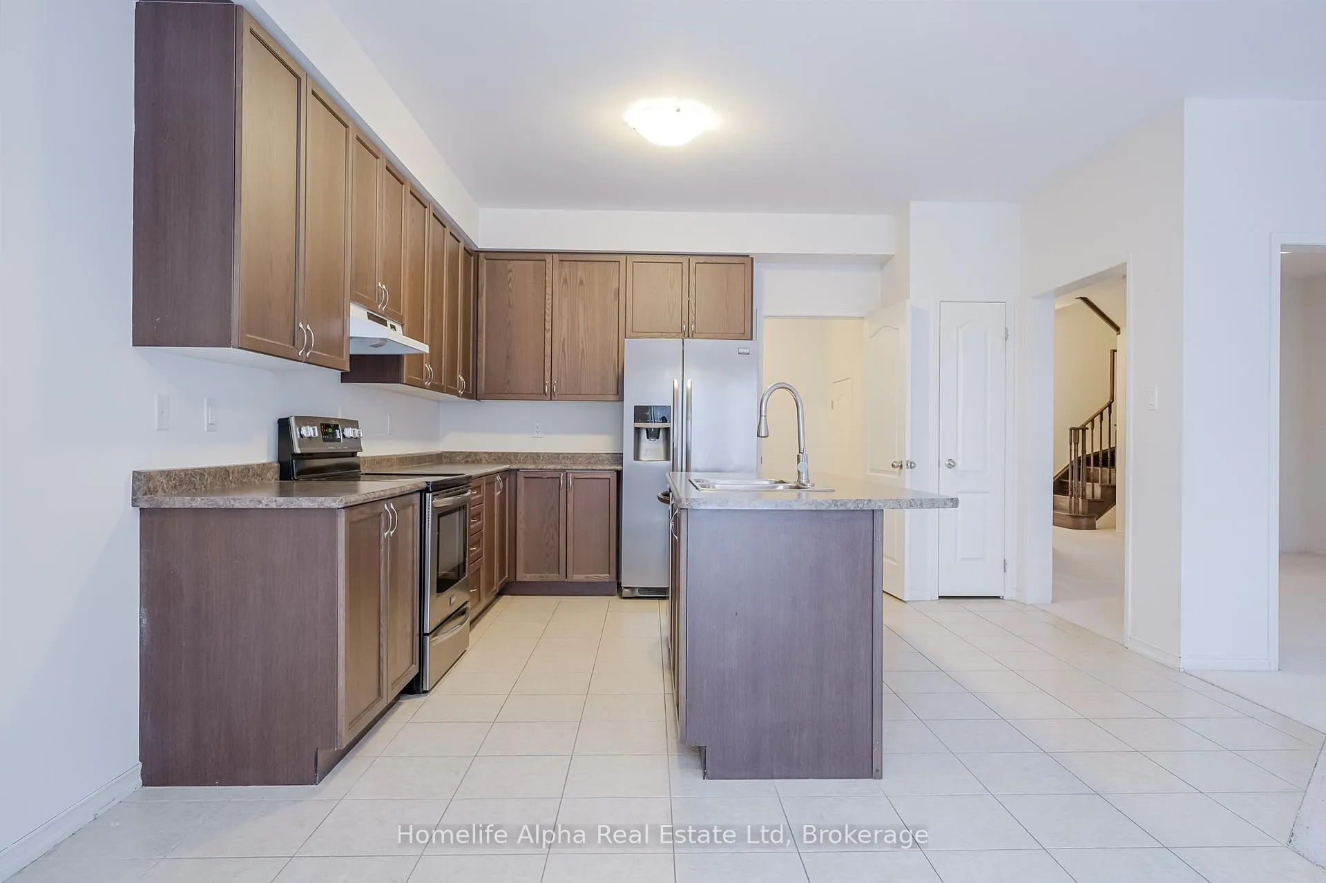 Photo 5 of 268 Cosgrove Drive, Oshawa, Windfields — HOMEH