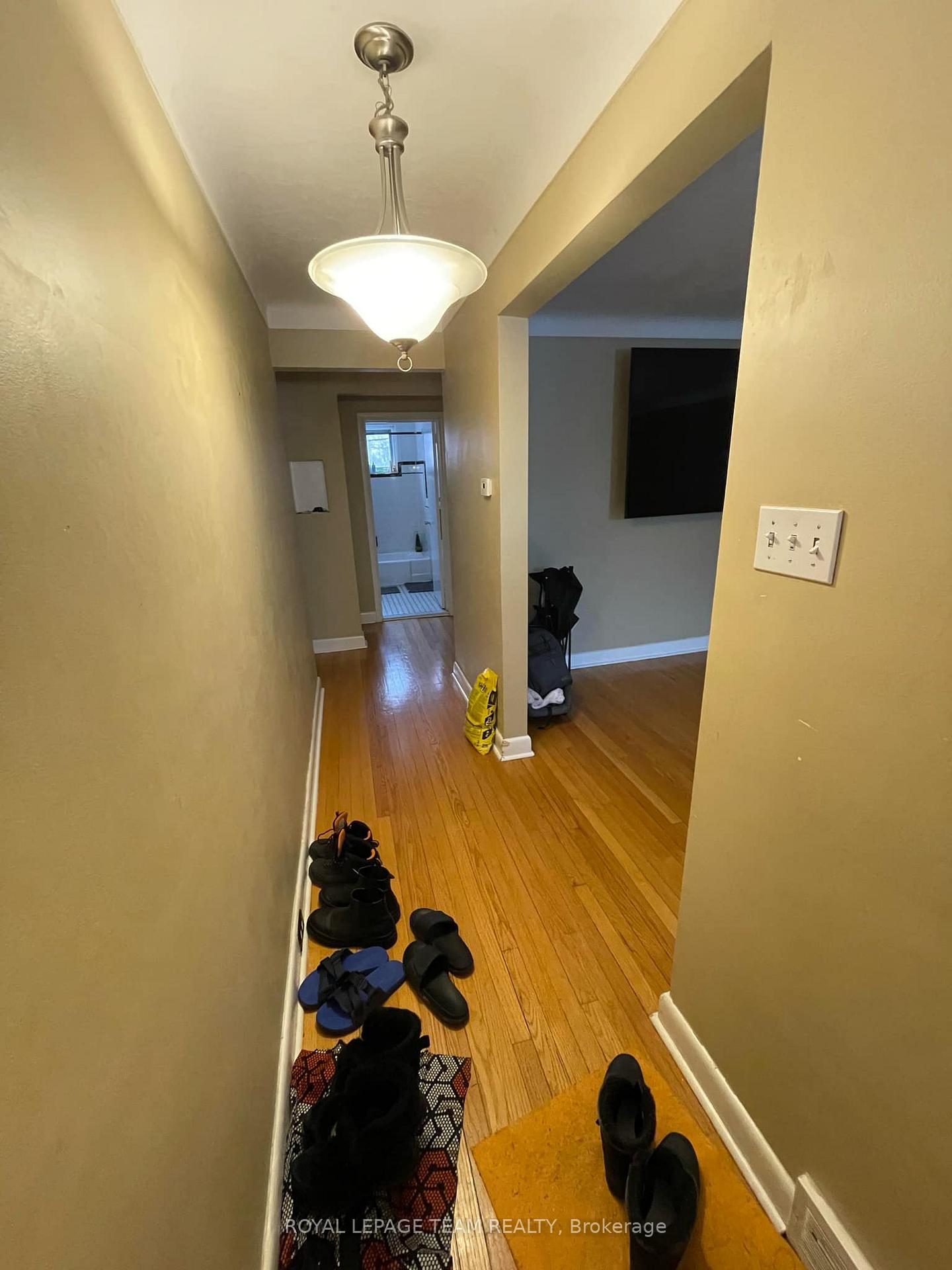 Photo 3 of 480 Vernon Avenue, Ottawa, Castle Heights — HOMEH