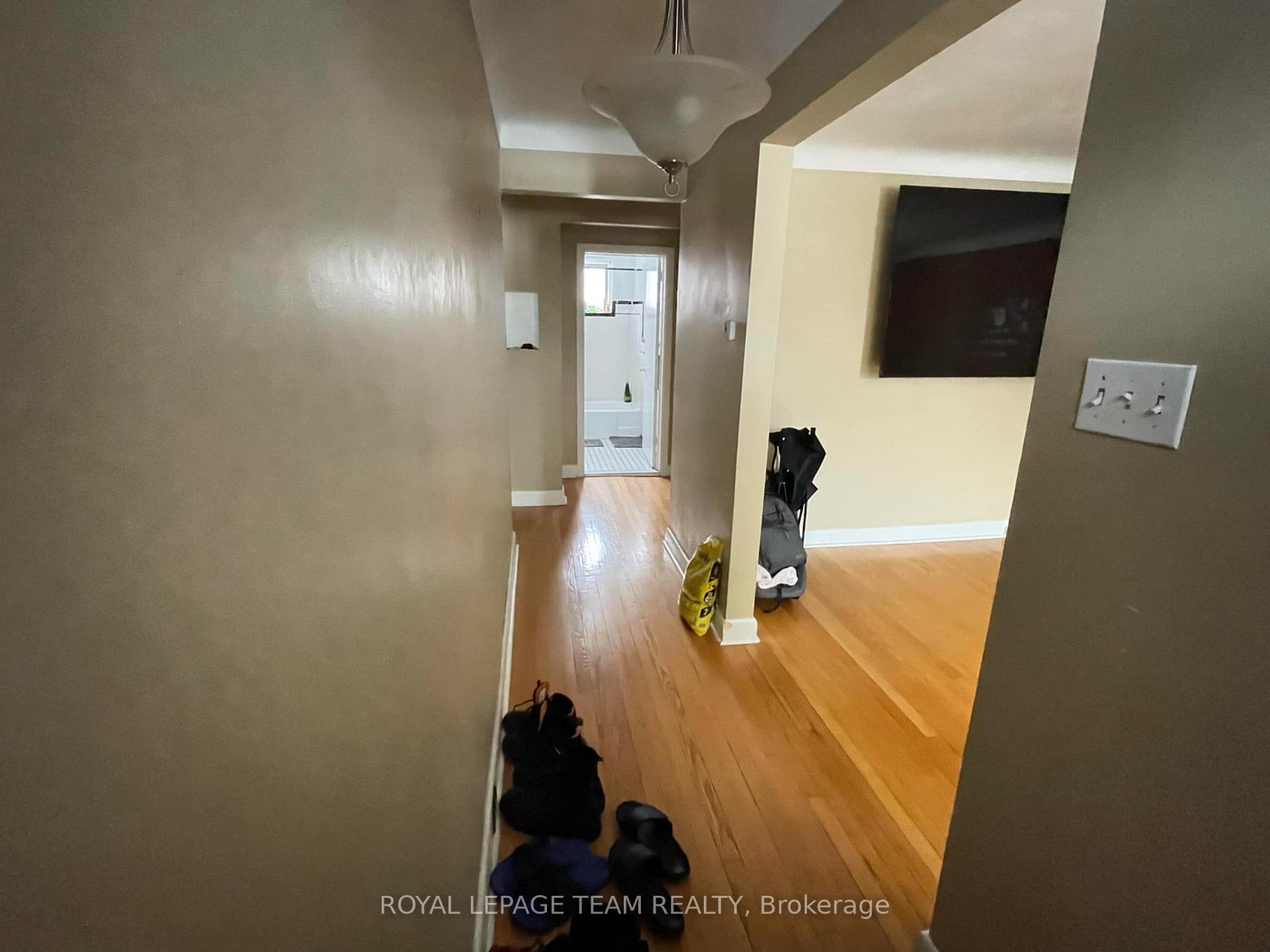Photo 4 of 480 Vernon Avenue, Ottawa, Castle Heights — HOMEH