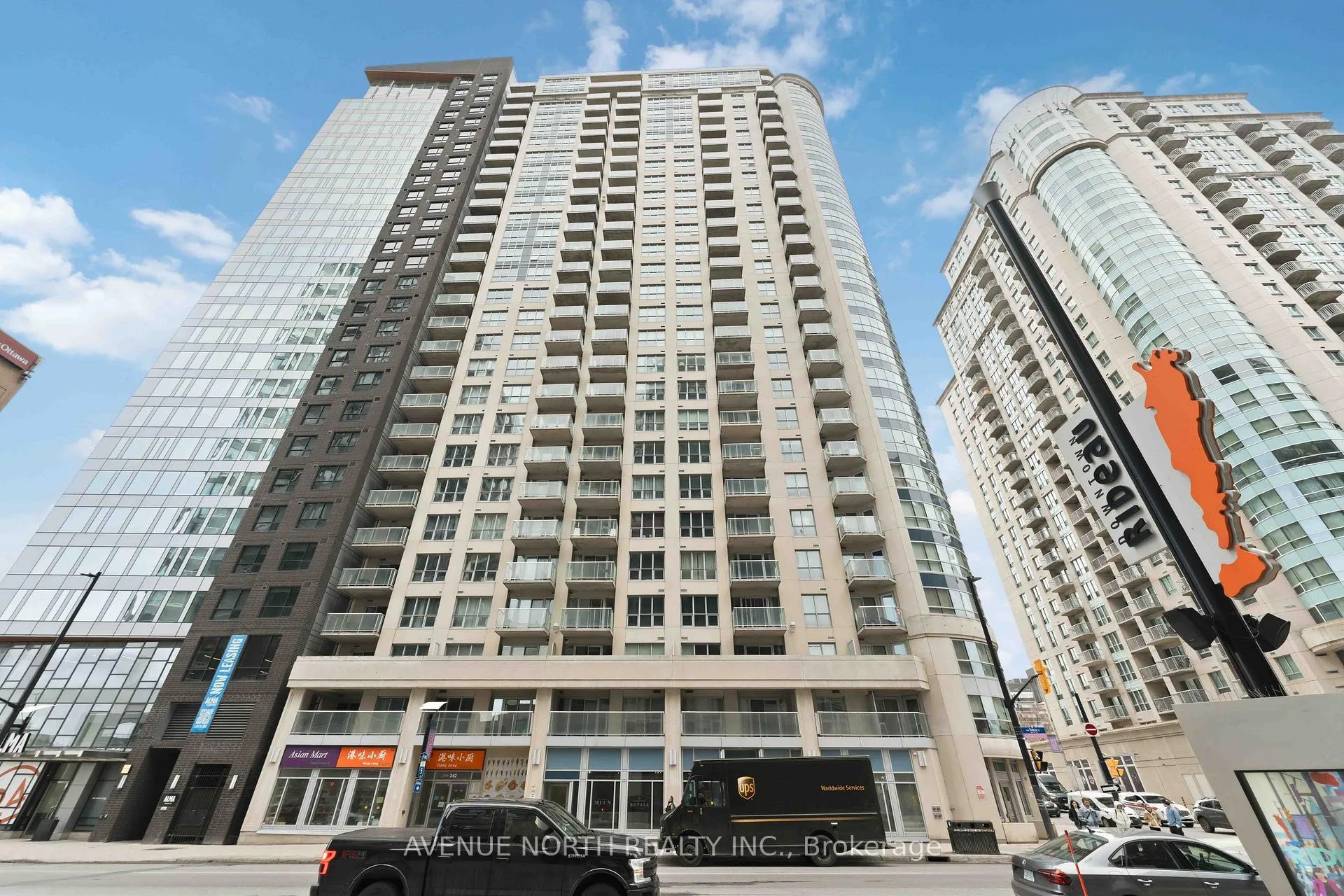 Front of Unit 1102, 242 Rideau Street