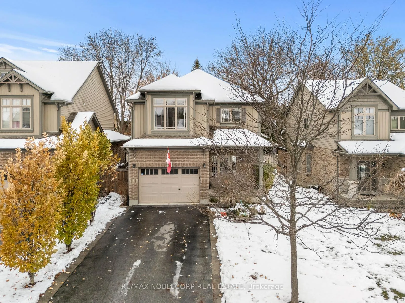 Photo 2 of 64 Carleton Trail, New Tecumseth, Beeton — HOMEH