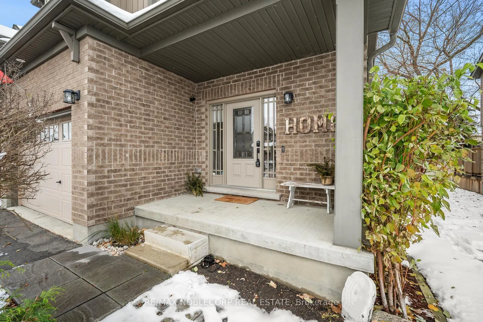 Photo 6 of 64 Carleton Trail, New Tecumseth, Beeton — HOMEH