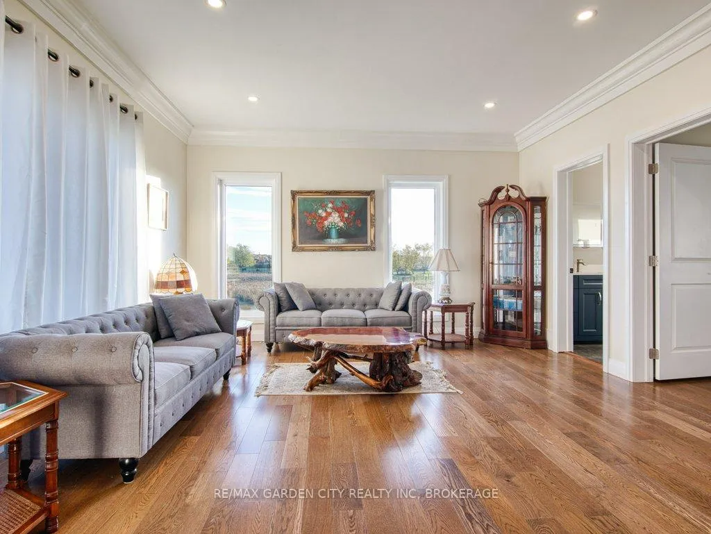 Photo 7 of 2400 Effingham Street, Pelham, North Pelham — HOMEH