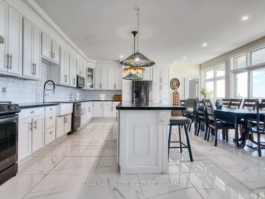 Photo 13 of 2400 Effingham Street, Pelham, North Pelham — HOMEH