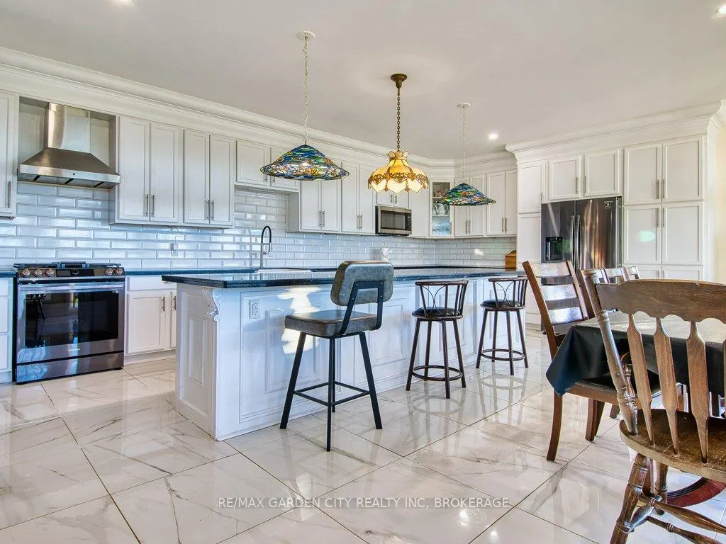 Photo 14 of 2400 Effingham Street, Pelham, North Pelham — HOMEH