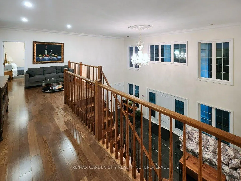 Photo 19 of 2400 Effingham Street, Pelham, North Pelham — HOMEH